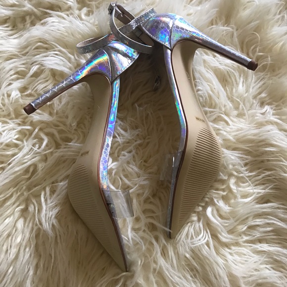 Heels - Picture 3 of 3